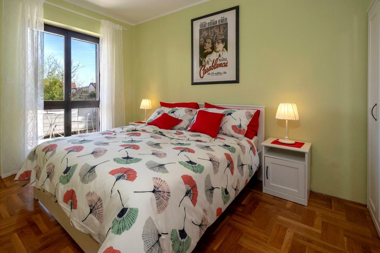 Apartment Kika Porec Exterior photo
