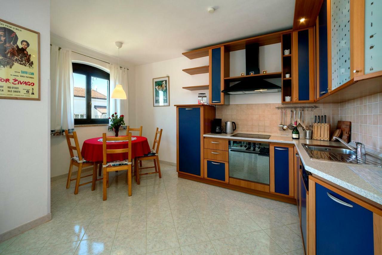 Apartment Kika Porec Exterior photo